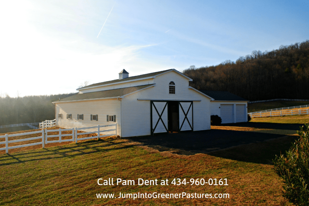 Equestrian Estates for Sale in Central Virginia - This Central Virginia equestrian estate offers a private oasis for you and your horses.