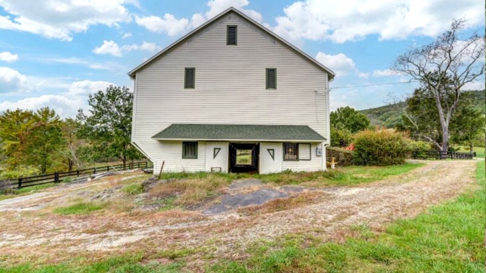 Historic Mill Hill Farm PAM DENT