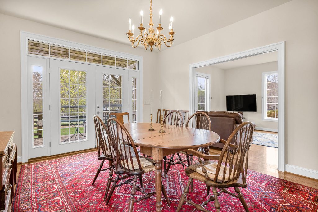 Inviting country home interiors